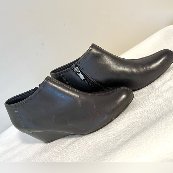 Clarks Shoes - Clarks wedge ankle boot